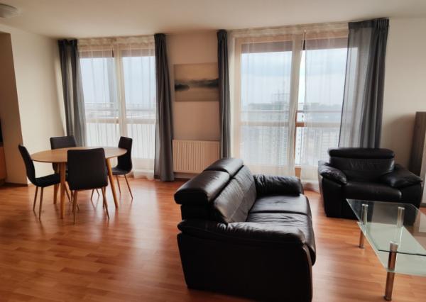 VEĽKOMETRÁŽNY dvojizbový byt s terasou