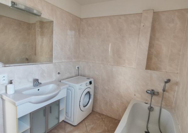 VEĽKOMETRÁŽNY dvojizbový byt s terasou