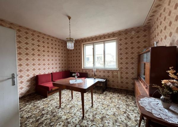 PREDANÉ - Pozemok so starým domom Veľká Maňa / Nové Zámky.