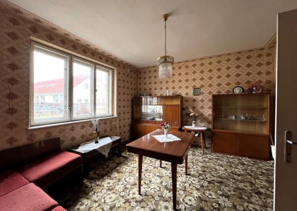 PREDANÉ - Pozemok so starým domom Veľká Maňa / Nové Zámky.