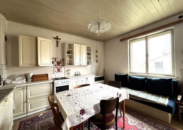 PREDANÉ - Pozemok so starým domom Veľká Maňa / Nové Zámky.