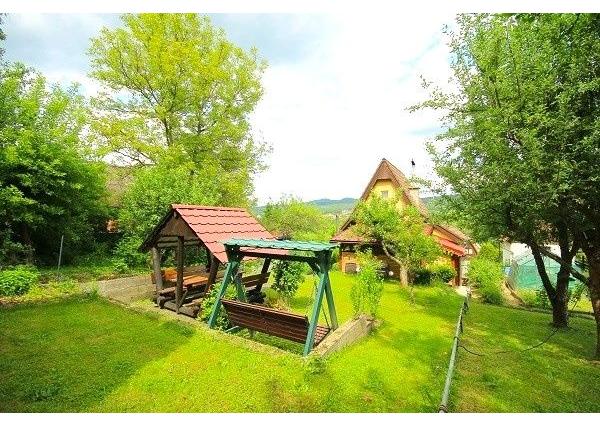 PREDANÉ! Príjemná chata v oblasti Kremnických vrchov