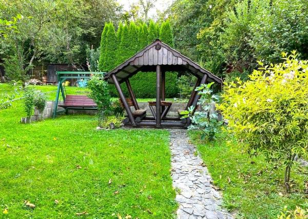 PREDANÉ! Príjemná chata v oblasti Kremnických vrchov