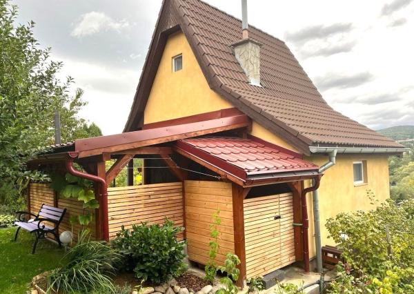 PREDANÉ! Príjemná chata v oblasti Kremnických vrchov