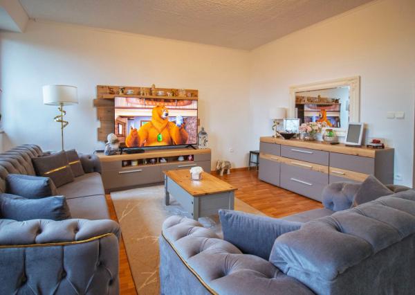 Priestranný rodinný dom v Hornej Strede s veľkým pozemkom