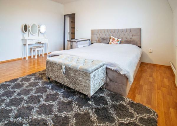 Priestranný rodinný dom v Hornej Strede s veľkým pozemkom