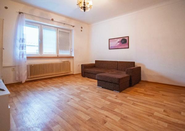 Priestranný rodinný dom v Hornej Strede s veľkým pozemkom