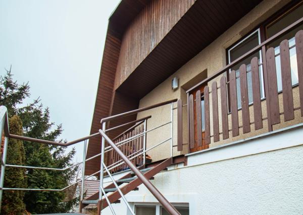 Priestranný rodinný dom v Hornej Strede s veľkým pozemkom