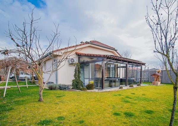 PREDANÉ! Na predaj moderná 3 izbová novostavba  – ideálne bývanie pre rodinu!