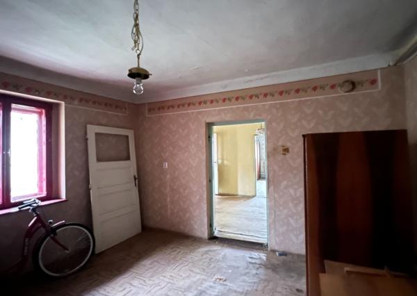 ZNÍŽENÁ CENA! - Rodinný dom s novou strechou v obci Lúčnica nad Žitavou / Nitra.