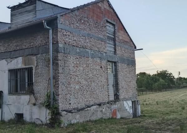 Pozemok ideálny na výstavbu 2 rodinných domov