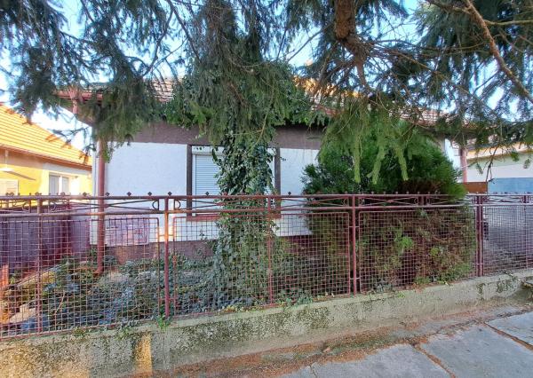 Rodinný dom na predaj v kľudnej časti obce