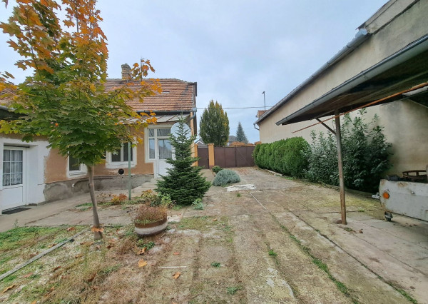 Rodinný dom s pozemkom vhodným na podnikanie