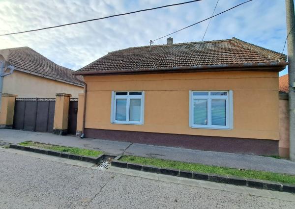 Rodinný dom s pozemkom vhodným na podnikanie
