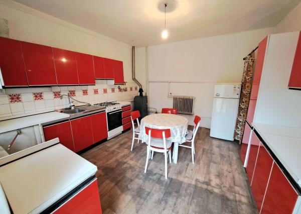 Rodinný dom s pozemkom vhodným na podnikanie