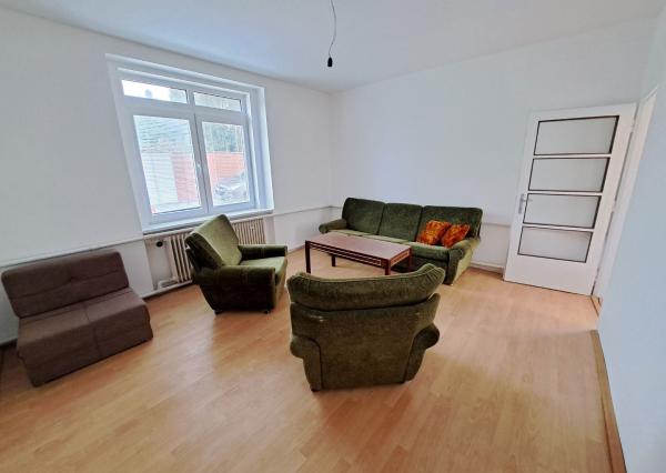 Rodinný dom s pozemkom vhodným na podnikanie