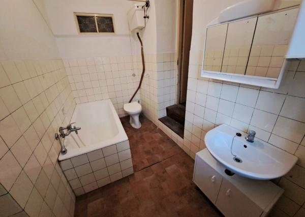 Rodinný dom s pozemkom vhodným na podnikanie