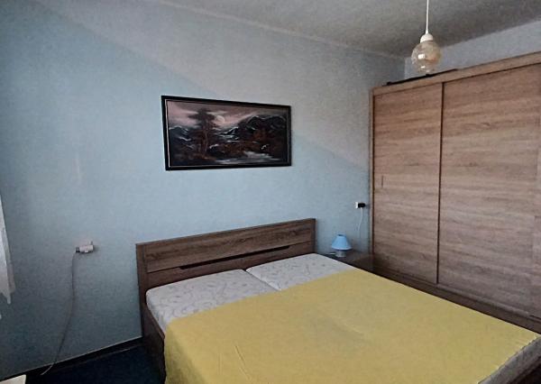 PREDANÉ - Presvetlený veľký 3 izbový byt / Malé Kozmálovce - Levice