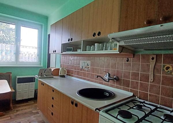 PREDANÉ - Presvetlený veľký 3 izbový byt / Malé Kozmálovce - Levice