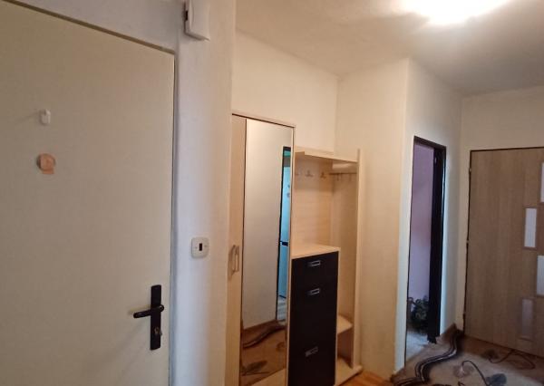 PREDANÉ - Presvetlený veľký 3 izbový byt / Malé Kozmálovce - Levice