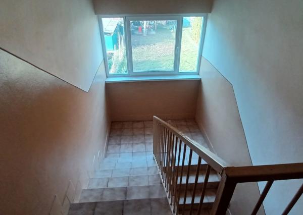 PREDANÉ - Presvetlený veľký 3 izbový byt / Malé Kozmálovce - Levice