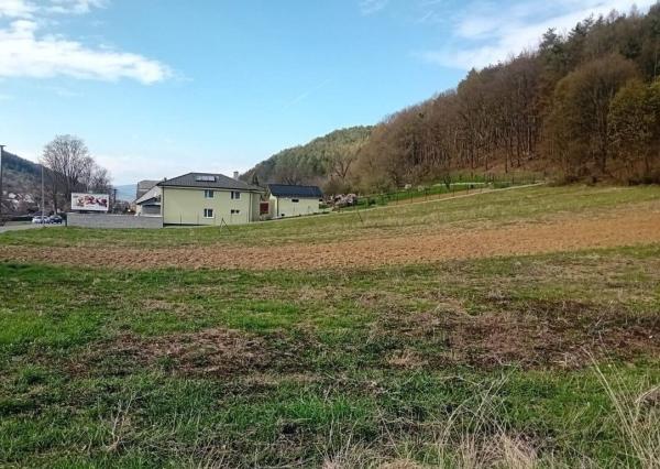 Veľký stavebný pozemok