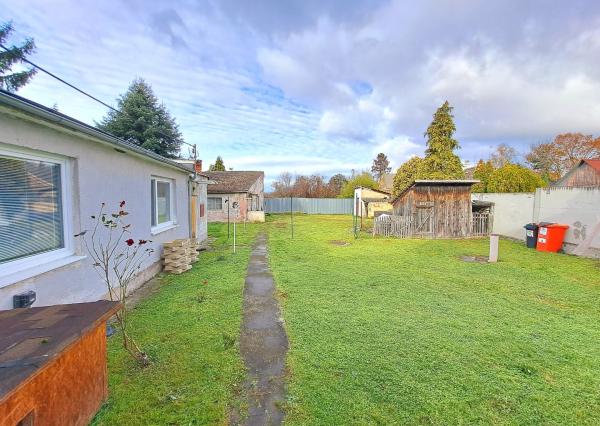 Starší domček s krásnym pozemkom