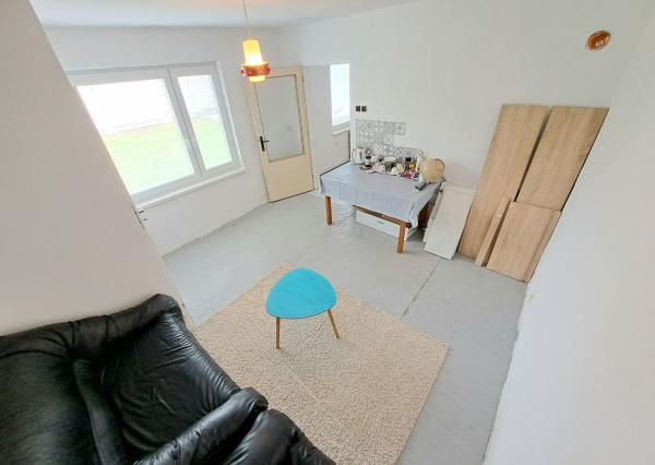 Starší domček s krásnym pozemkom