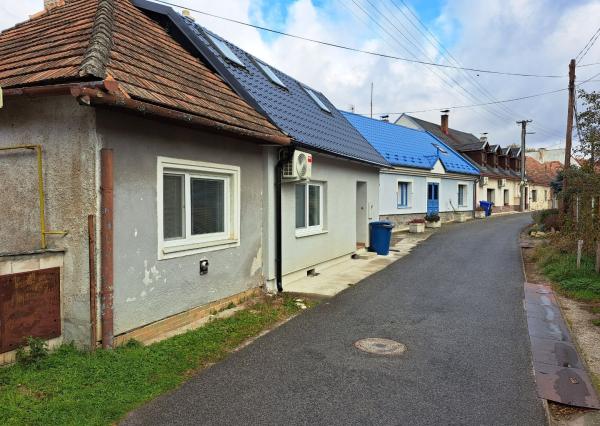 Starší domček s krásnym pozemkom