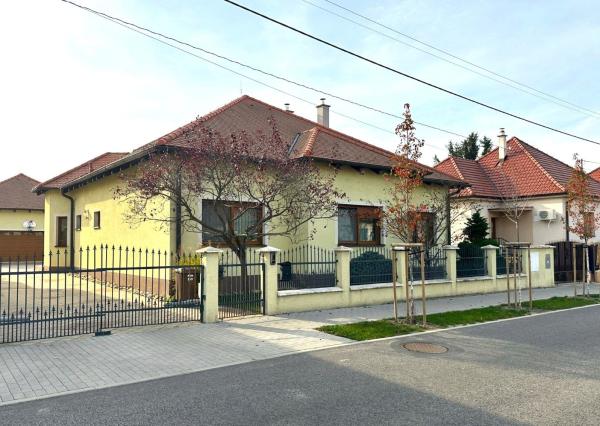 Krásny rodinný dom v centre Malaciek