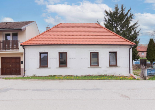 Predaj 3-izbového rodinného domu pri jazierku v obci Dobrá Voda