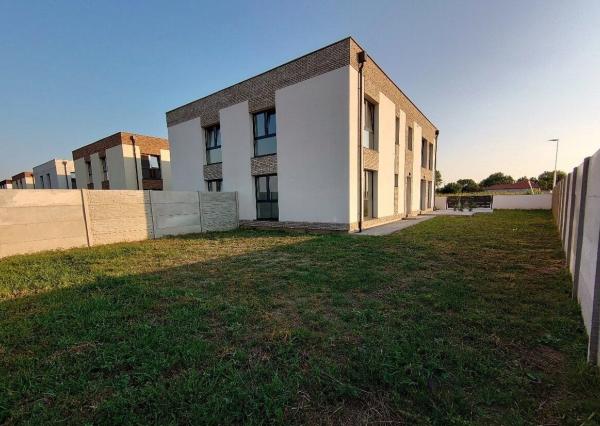 Na predaj krásne 3 izbové byty s terasou a so záhradou v Diakovciach