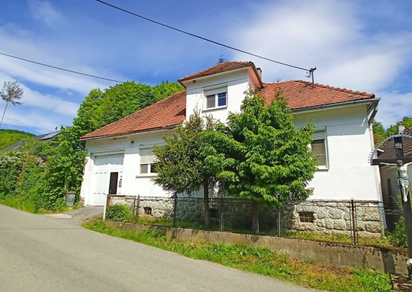 Nová cena! Zaujímavý rodinný dom v nádhernej prírode