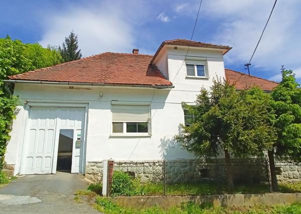 Nová cena! Zaujímavý rodinný dom v nádhernej prírode