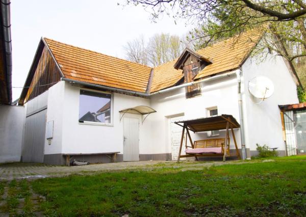 Nová cena! Zaujímavý rodinný dom v nádhernej prírode