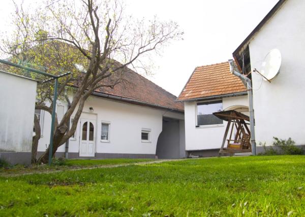 Nová cena! Zaujímavý rodinný dom v nádhernej prírode