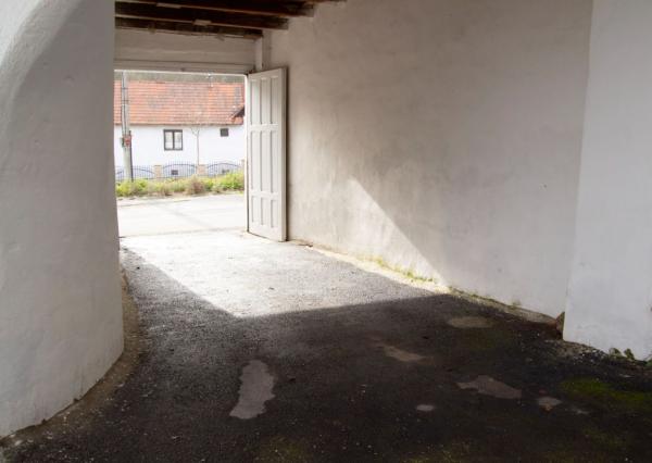 Nová cena! Zaujímavý rodinný dom v nádhernej prírode