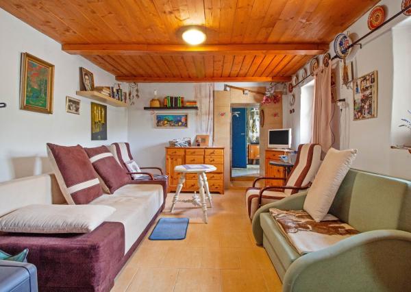 PREDANÉ! Čarovná chalupa s panoramatickým výhľadom pri Banskej Štiavnici