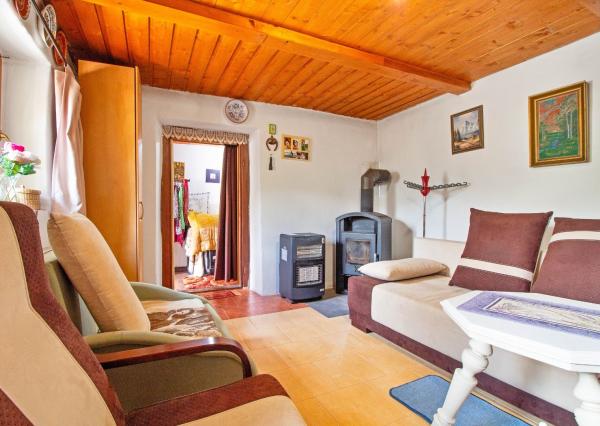 PREDANÉ! Čarovná chalupa s panoramatickým výhľadom pri Banskej Štiavnici