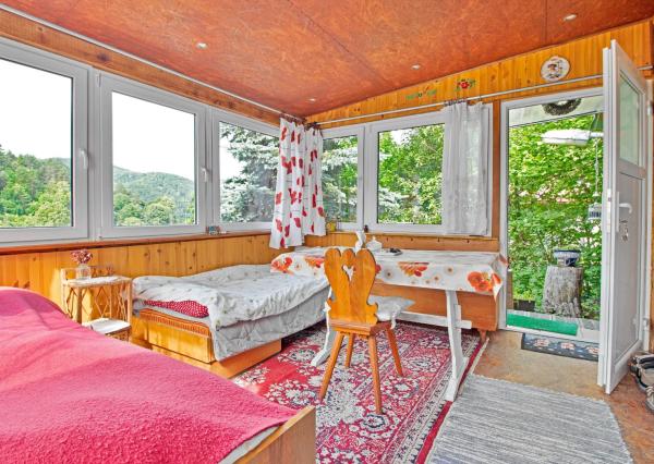 PREDANÉ! Čarovná chalupa s panoramatickým výhľadom pri Banskej Štiavnici