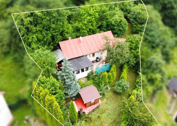 PREDANÉ! Čarovná chalupa s panoramatickým výhľadom pri Banskej Štiavnici