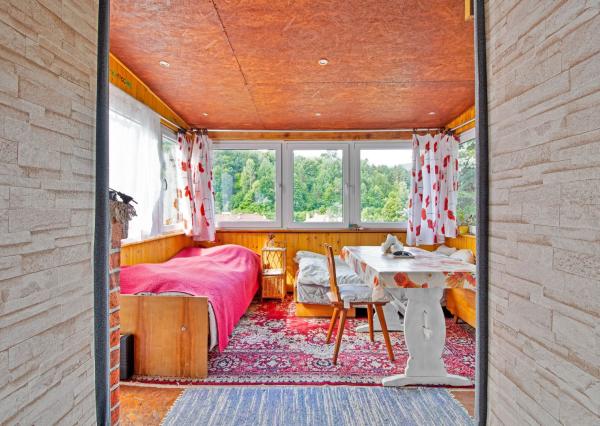 PREDANÉ! Čarovná chalupa s panoramatickým výhľadom pri Banskej Štiavnici