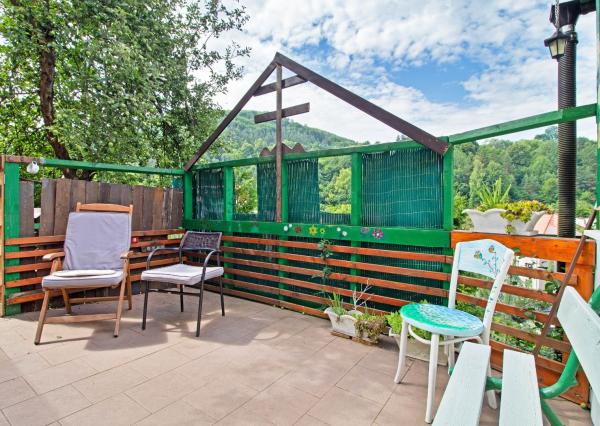 PREDANÉ! Čarovná chalupa s panoramatickým výhľadom pri Banskej Štiavnici