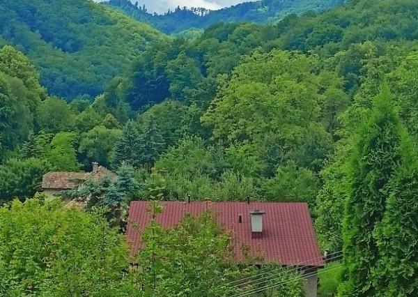 PREDANÉ! Čarovná chalupa s panoramatickým výhľadom pri Banskej Štiavnici
