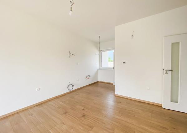 SKVELÁ CENA - RD v súkromnej ulici v Mostovej