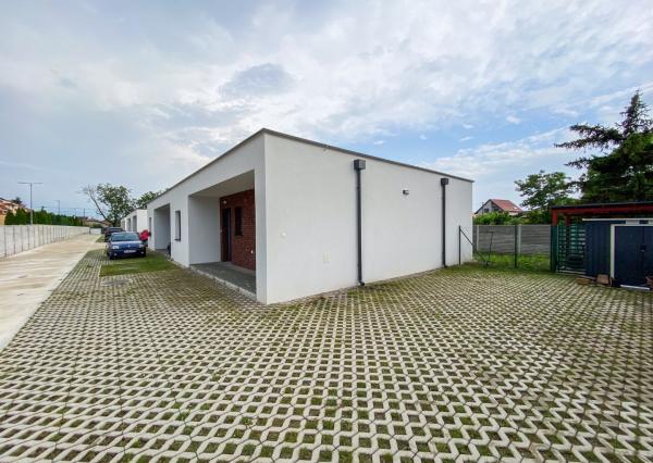 SKVELÁ CENA - RD v súkromnej ulici v Mostovej