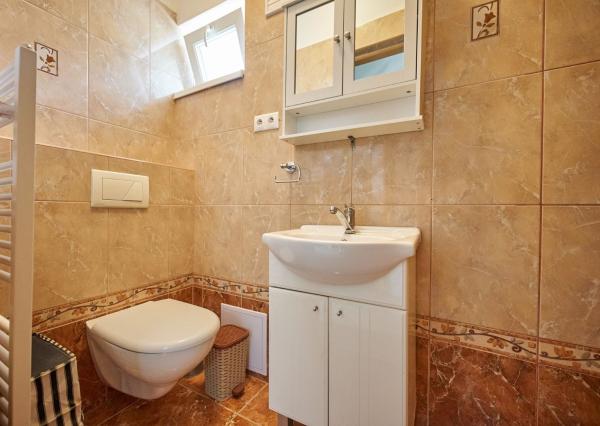 BEZKONKURENČNÁ CENA!  Slnečný 5-izbový rodinný dom na Slnečnej ulici