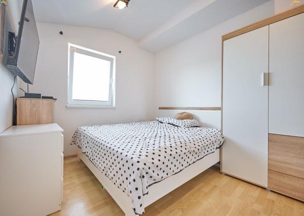 BEZKONKURENČNÁ CENA!  Slnečný 5-izbový rodinný dom na Slnečnej ulici