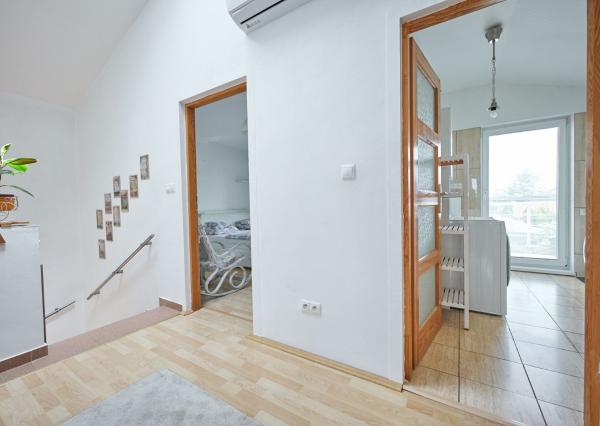 BEZKONKURENČNÁ CENA!  Slnečný 5-izbový rodinný dom na Slnečnej ulici