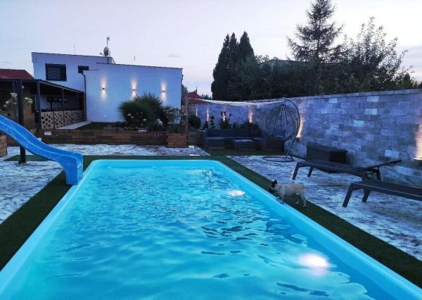 SHARK REAL ponúka výnimočná nehnuteľnosť s bazénom a pozemkom 2500m2